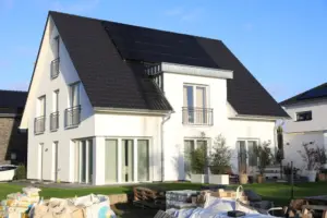 Immobilien-Vergleich Altbau gegen Ersatzneubau